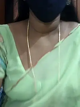 Snapshot of Tamil_Meera12 chatting on 10/06/25, 06:33 Tamil Meera12 online show from 10/06/25, 06:33