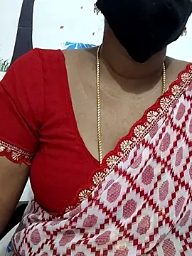 Snapshot of Tamil_Meera12 chatting on 10/13/25, 06:02 Tamil Meera12 online show from 10/13/25, 06:02