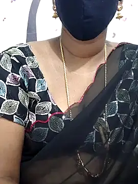 Snapshot of Tamil_Meera12 chatting on 10/27/25, 06:28 Tamil Meera12 online show from 10/27/25, 06:28