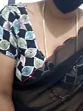 Snapshot of Tamil_Meera12 chatting on 11/03/25, 06:47 Tamil Meera12 online show from 11/03/25, 06:47