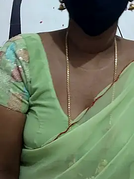 Snapshot of Tamil_Meera12 chatting on 11/06/25, 06:47 Tamil Meera12 online show from 11/06/25, 06:47