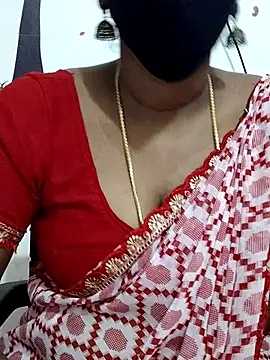 Snapshot of Tamil_Meera12 chatting on 11/08/25, 05:12 Tamil Meera12 online show from 11/08/25, 05:12