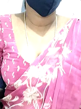 Snapshot of Tamil_Meera12 chatting on 11/14/25, 06:12 Tamil Meera12 online show from 11/14/25, 06:12