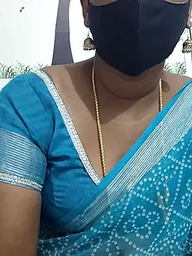 Snapshot of Tamil_Meera12 chatting on 11/24/25, 06:57 Tamil Meera12 online show from 11/24/25, 06:57