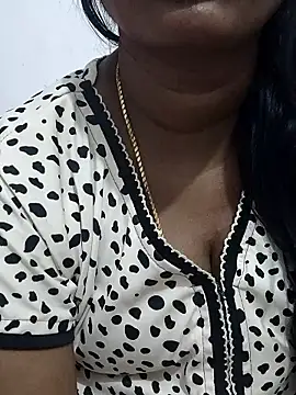 Snapshot of Tamil_Meera12 chatting on 12/01/25, 12:54 Tamil Meera12 online show from 12/01/25, 12:54