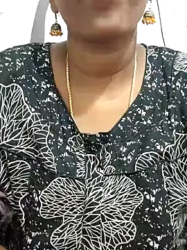 Snapshot of Tamil_Meera12 chatting on 02/11/26, 03:11 Tamil Meera12 online show from 02/11/26, 03:11