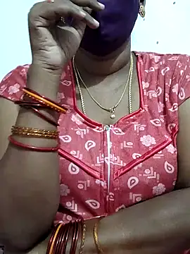 Snapshot of Tamil_Meera12 chatting on 02/19/26, 03:13 Tamil Meera12 online show from 02/19/26, 03:13