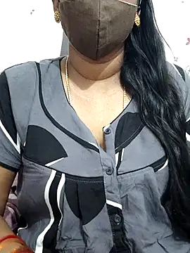 Snapshot of Tamil_Meera12 chatting on 02/28/26, 11:33 Tamil Meera12 online show from 02/28/26, 11:33