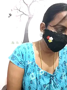 Snapshot of Tamil_Meera12 chatting on 03/14/26, 03:01 Tamil Meera12 online show from 03/14/26, 03:01