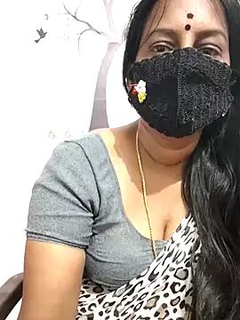 Snapshot of Tamil_Meera12 chatting on 03/20/26, 03:00 Tamil Meera12 online show from 03/20/26, 03:00