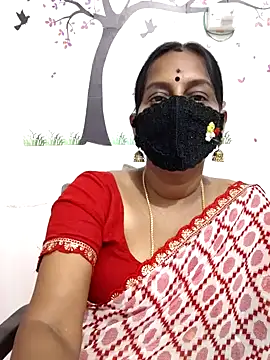 Snapshot of Tamil_Meera12 chatting on 03/24/26, 05:34 Tamil Meera12 online show from 03/24/26, 05:34