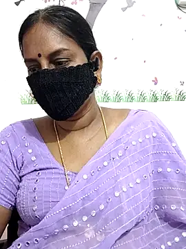 Snapshot of Tamil_Meera12 chatting on 04/15/26, 05:47 Tamil Meera12 online show from 04/15/26, 05:47