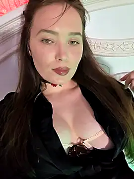 Snapshot of GoddessYanaMironova chatting on 04/18/26, 03:27 GoddessYanaMironova online show from 04/18/26, 03:27