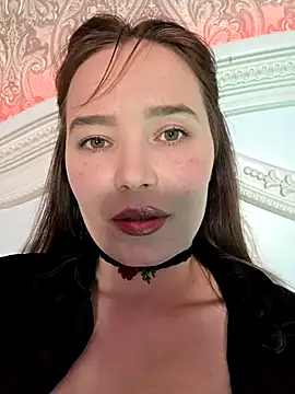 Snapshot of GoddessYanaMironova chatting on 04/18/26, 07:07 GoddessYanaMironova online show from 04/18/26, 07:07