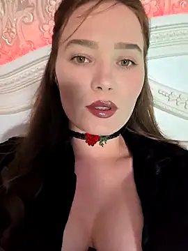 Snapshot of GoddessYanaMironova chatting on 04/19/26, 07:27 GoddessYanaMironova online show from 04/19/26, 07:27