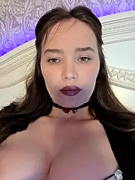 Snapshot of GoddessYanaMironova chatting on 04/21/26, 05:50 GoddessYanaMironova online show from 04/21/26, 05:50