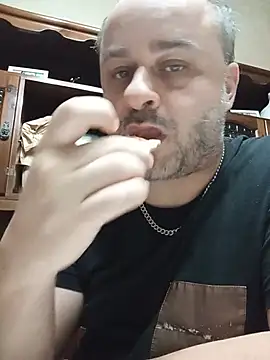 Snapshot of NAvoglia chatting on 06/25/26, 10:25 NAvoglia online show from 06/25/26, 10:25