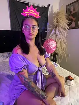 Emma Giraldo online show from 09/30/25, 12:04