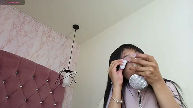 Raichell  online show from 10/28/25, 04:05