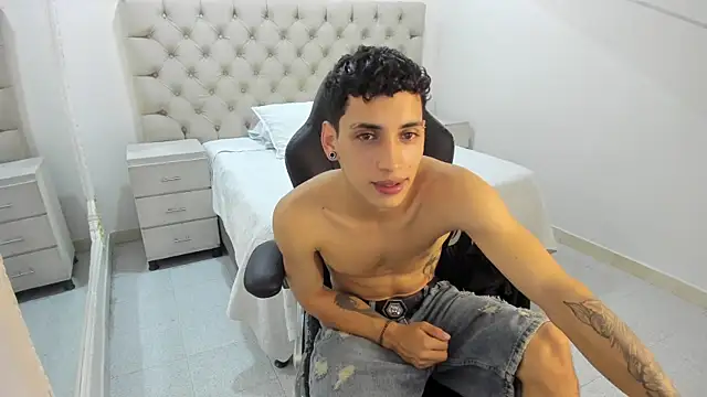 JhoanLeandro online show from 11/02/25, 05:21