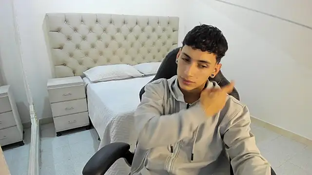 JhoanLeandro online show from 11/15/25, 04:54