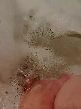 Snapshot of bouraktom6 chatting on 10/02/25, 12:34 bouraktom6 online show from 10/02/25, 12:34