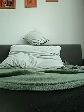 Snapshot of bouraktom6 chatting on 04/08/26, 11:43 bouraktom6 online show from 04/08/26, 11:43