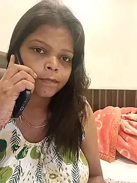 Snapshot of Babybird chatting on 10/10/25, 01:43 Babybird online show from 10/10/25, 01:43