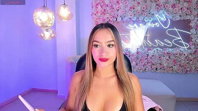 AmaiaHaywood online show from 10/26/25, 11:53