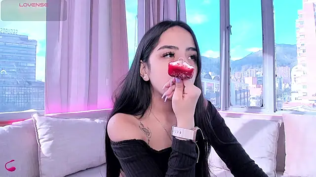 Daphne chers online show from 10/08/25, 09:01