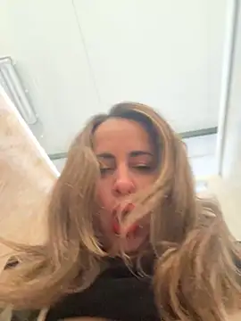 laarti online show from 02/24/26, 08:12