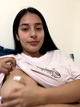 Snapshot of ariana_sweet87 chatting on 11/18/25, 08:46 ariana sweet87 online show from 11/18/25, 08:46