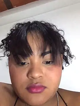 Snapshot of Marce_777 chatting on 02/01/25, 08:29 Marce 777 online show from 02/01/25, 08:29