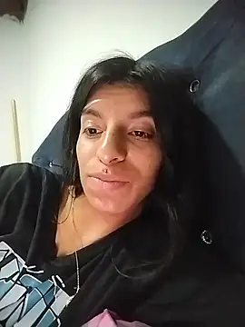 Snapshot of Ariell_Kieran chatting on 06/12/26, 01:26 Ariell Kieran online show from 06/12/26, 01:26