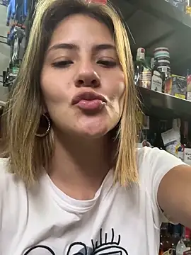 Andrea18 blonde online show from 10/27/25, 11:31