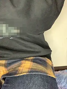 Snapshot of PINO_pino_01 chatting on 11/15/25, 07:21 PINO pino 01 online show from 11/15/25, 07:21