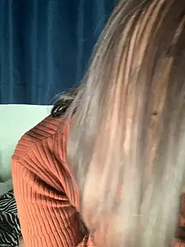 Snapshot of PINO_pino_01 chatting on 03/18/26, 05:16 PINO pino 01 online show from 03/18/26, 05:16