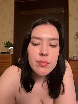 Snapshot of Viesicaa chatting on 09/18/25, 04:47 Viesicaa online show from 09/18/25, 04:47