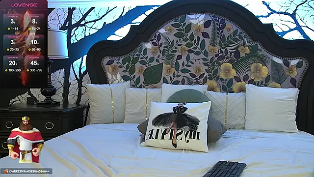 Amber Luna online show from 02/10/25, 01:44