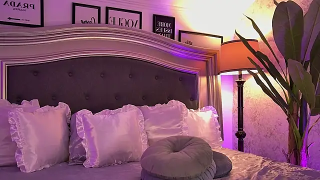 Amber Luna online show from 09/28/25, 05:24