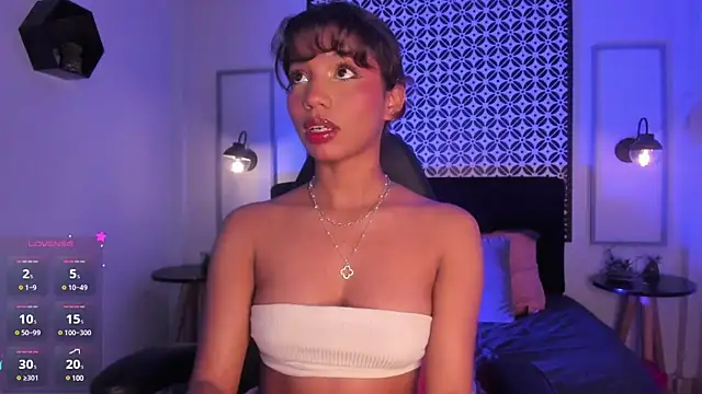 Snapshot of Gigi_Strawberry chatting on 03/07/25, 04:35 Gigi Strawberry online show from 03/07/25, 04:35