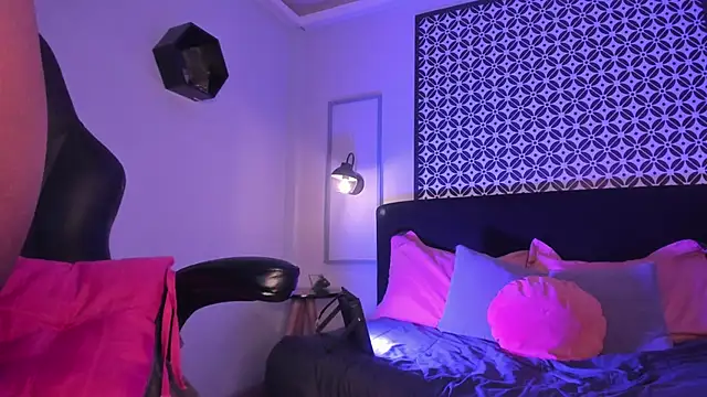 Snapshot of Gigi_Strawberry chatting on 03/09/25, 07:23 Gigi Strawberry online show from 03/09/25, 07:23