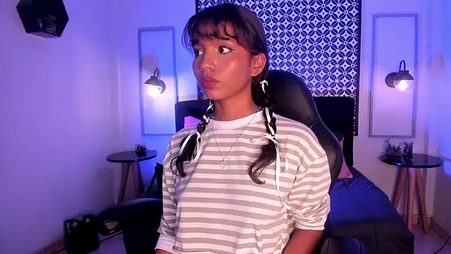 Snapshot of Gigi_Strawberry chatting on 03/14/25, 04:32 Gigi Strawberry online show from 03/14/25, 04:32