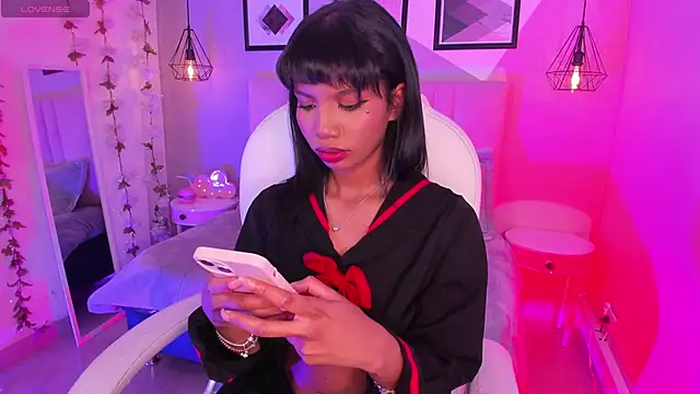 Snapshot of Gigi_Strawberry chatting on 09/18/25, 04:36 Gigi Strawberry online show from 09/18/25, 04:36