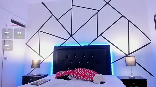 Liiam smith  online show from 02/10/25, 06:03