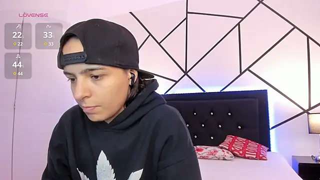 Liiam smith  online show from 03/10/25, 11:53