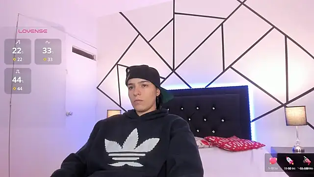 Liiam smith  online show from 03/12/25, 12:15