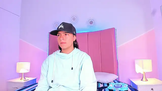 Liiam smith  online show from 09/09/25, 02:27