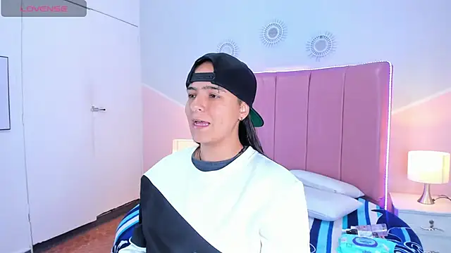 Liiam smith  online show from 10/25/25, 12:45