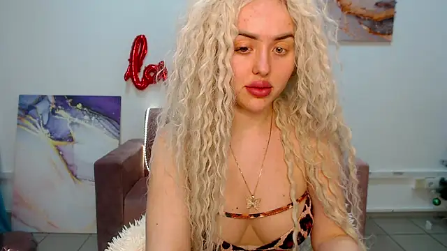 MissisCaty online show from 02/09/25, 02:17